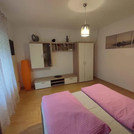 In - Balaton 45810 Hébergement de vacances *